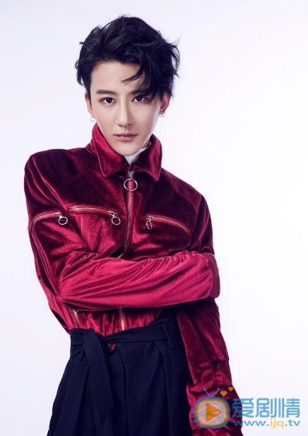 鳳囚凰柳色是誰演的？鳳囚凰柳色扮演者盧卓個人資料、寫真及生活照欣賞