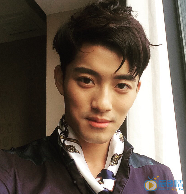  春風十里不如你小白是誰演的？小白扮演者陳奕龍個人資料及寫真生活照欣賞