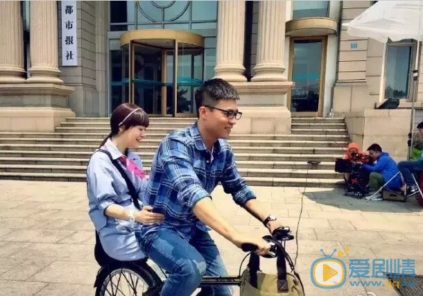  《女不強大天不容》訂檔5.31  杜淳海清幕後花絮照秀恩愛