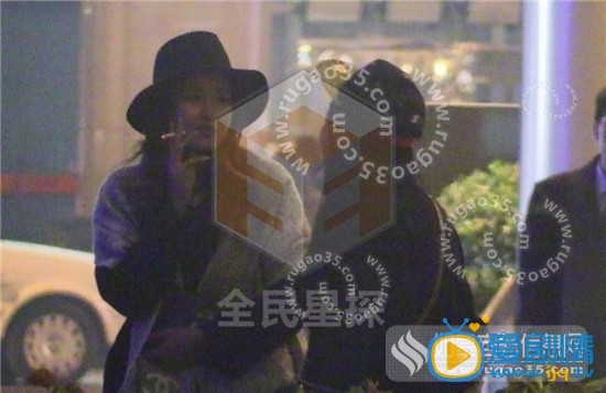 陳赫張子萱擁吻視頻曝光 隨後二人發表聲明承認戀情 陳赫張子萱擁吻視頻流出 二人先後發聲明許婧先前發的微博