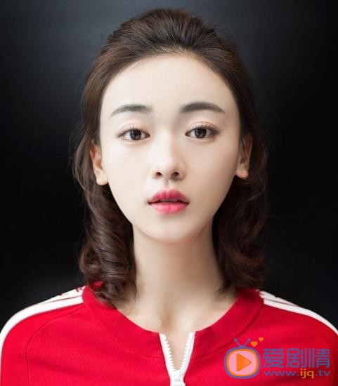 鳳囚凰馮亭是誰演的？馮亭扮演者吳謹言個人資料、寫真及生活照欣賞