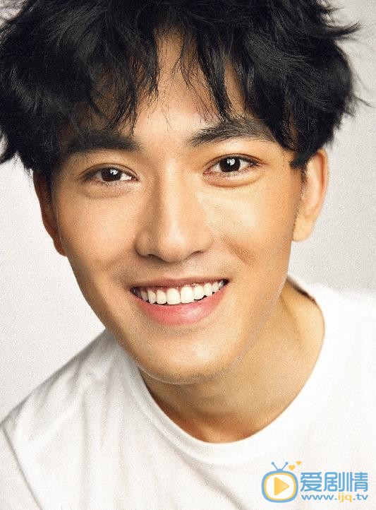 幕後之王凱文是誰扮演的？幕後之王凱文扮演者鄔立朋個人資料、寫真生活照