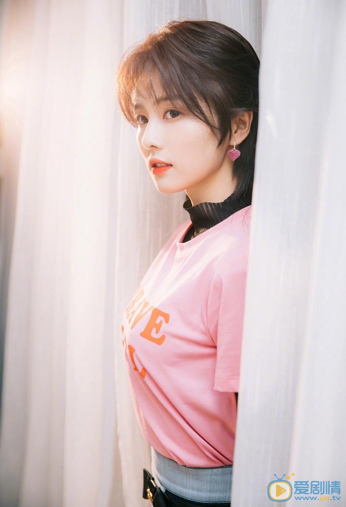 招搖路招搖是誰飾演的？路招搖飾演者白鹿個人資料、寫真及生活照欣賞