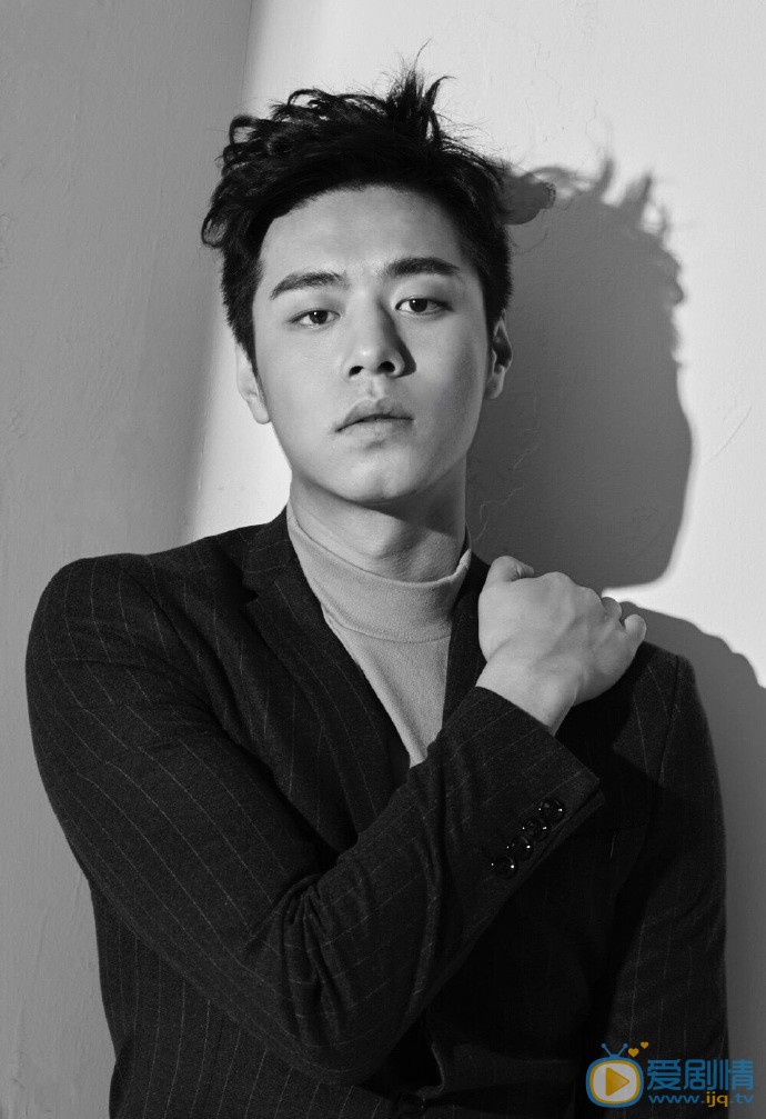 周鑫個人資料簡介 周鑫個人經歷 周鑫寫真圖片