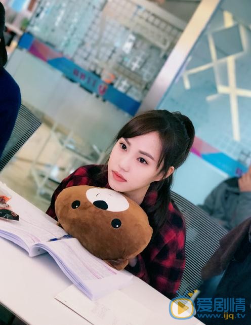 你和我的傾城時光程美子是誰演的?程美子扮演者文予琪個人資料、寫真及生活照欣賞