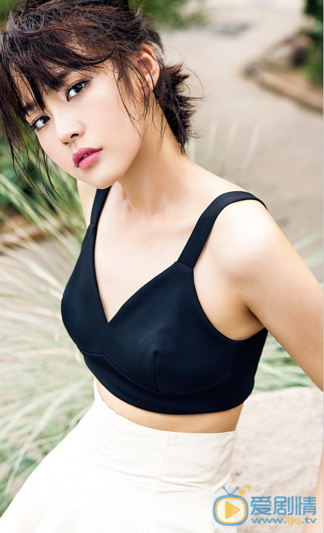 雞毛飛上天邱岩是誰演的？邱岩扮演者張佳寧個人資料及生活寫真照欣賞