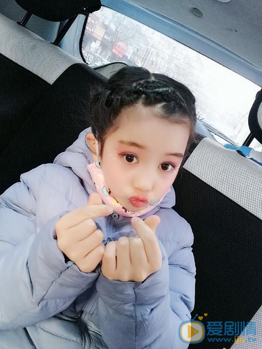 天衣無縫妞妞是誰扮演的?妞妞扮演者孫添垚個人資料、寫真及生活照欣賞