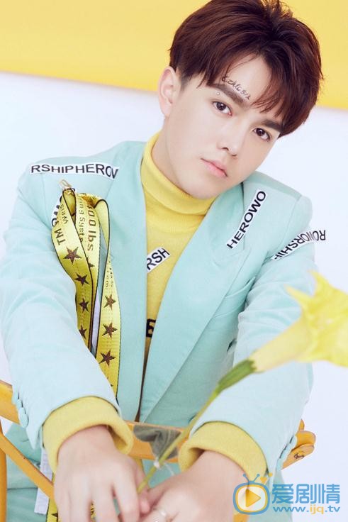 雙世寵妃墨靖軒是誰演的？雙世寵妃墨靖軒扮演者王浩歌個人資料、寫真及生活照欣賞