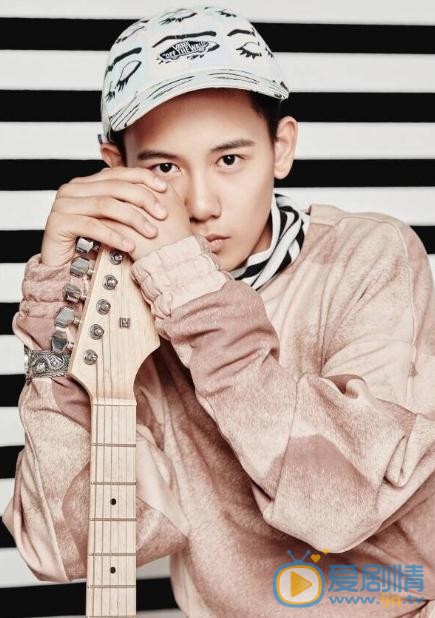 我的體育老師路寬是誰演的？路寬扮演者胡先煦個人資料、寫真及生活照欣賞