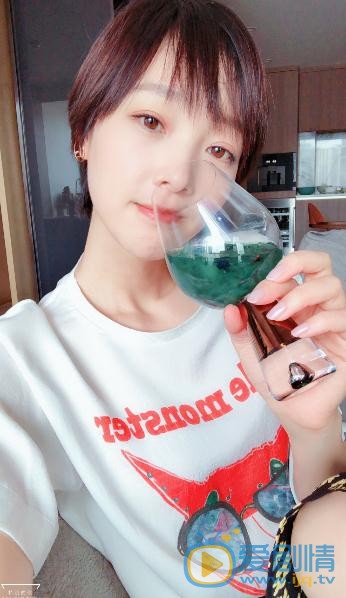 天乩之白蛇傳說冷凝是誰扮演的？冷凝扮演者何杜娟個人資料、寫真及生活照欣賞