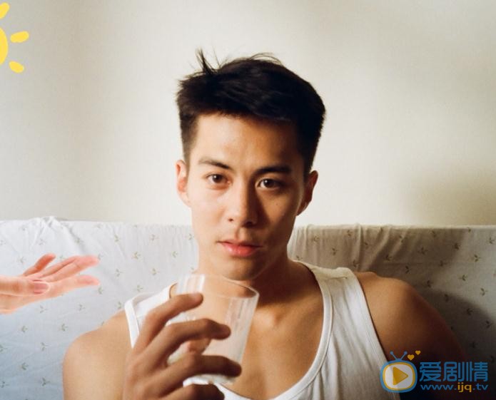 許你浮生若夢許星程是誰演的？許星程扮演者朱鑒然個人資料、寫真及生活照欣賞