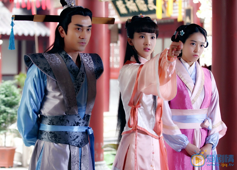 極品家丁蕭玉若喜歡陶東城嗎？陶東城是好人還是壞人？