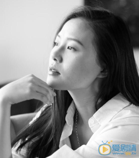 花兒與遠方二曼是誰演的？花兒與遠方二曼扮演者黃薇個人資料、寫真及生活照欣賞