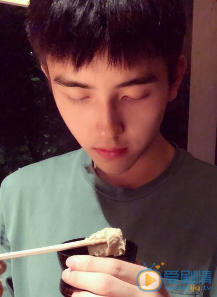 將夜寧缺是誰扮演的?將夜寧缺扮演者陳飛宇個人資料、寫真及生活照欣賞