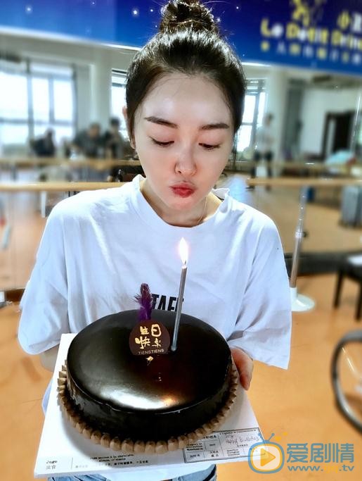 美味奇緣李雨曦是誰演的？李雨曦扮演者盛朗熙個人資料、寫真及生活照欣賞