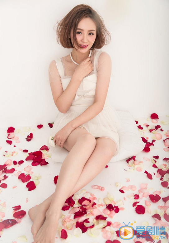 孤芳不自賞張貴妃是誰演的？張貴妃扮演者鄧莎個人資料簡介