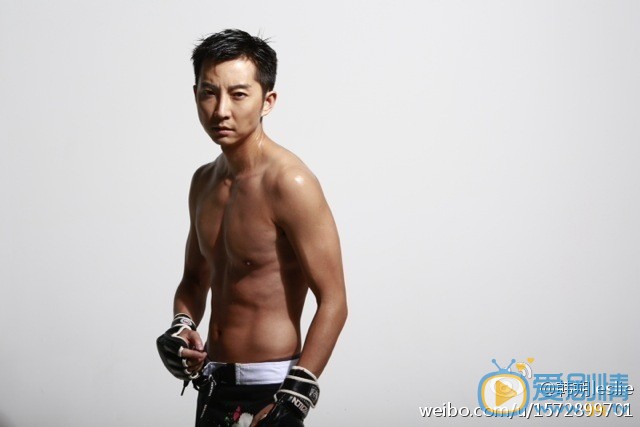 韓朔個人資料簡介 韓朔家庭背景 韓朔寫真照