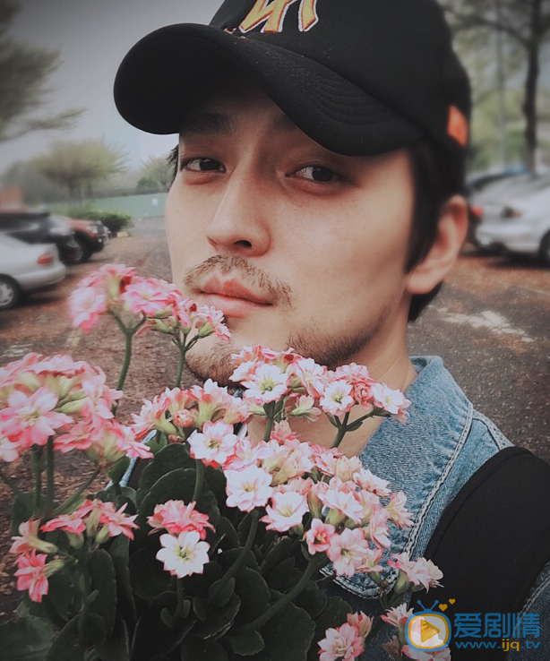 那片星空那片海周不聞是誰演的?周不聞扮演者隋詠良個人資料生活照欣賞