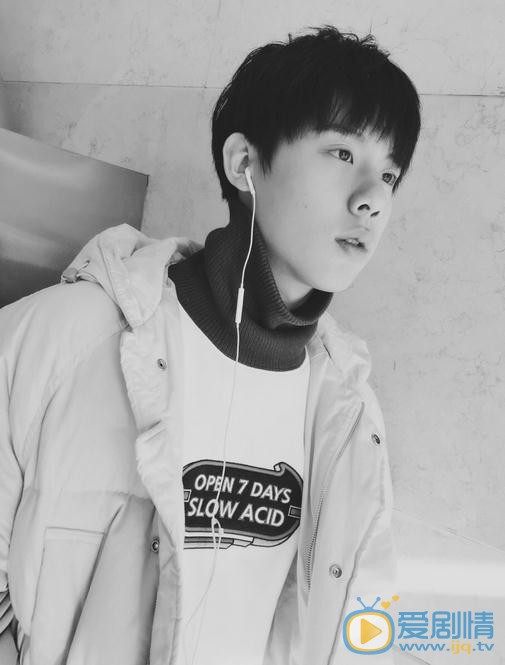 老男孩周洲是誰演的？老男孩周洲扮演者周奇個人資料、寫真及生活照欣賞