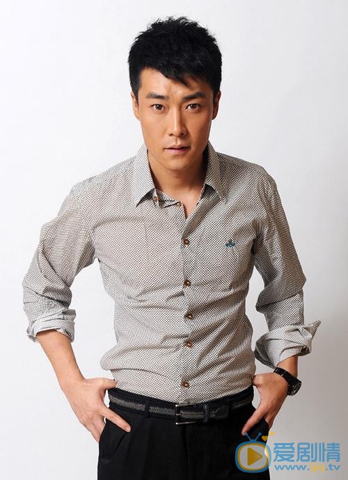 正陽門下小女人範金友是誰扮演的？範金友扮演著喬大韋個人資料、寫真生活照