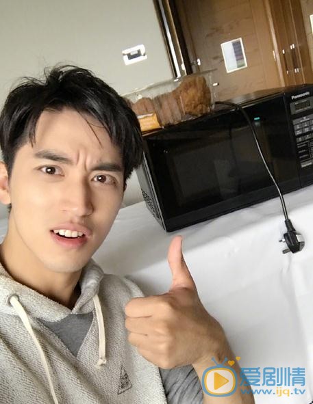 愛情進化論丁宇揚是誰演的？丁宇揚扮演者許魏洲個人資料、寫真及生活照欣賞