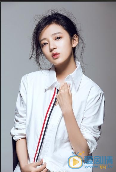 我站在橋上看風景江浴如是誰扮演的？江浴如扮演者何瑞賢個人資料、寫真及生活照欣賞