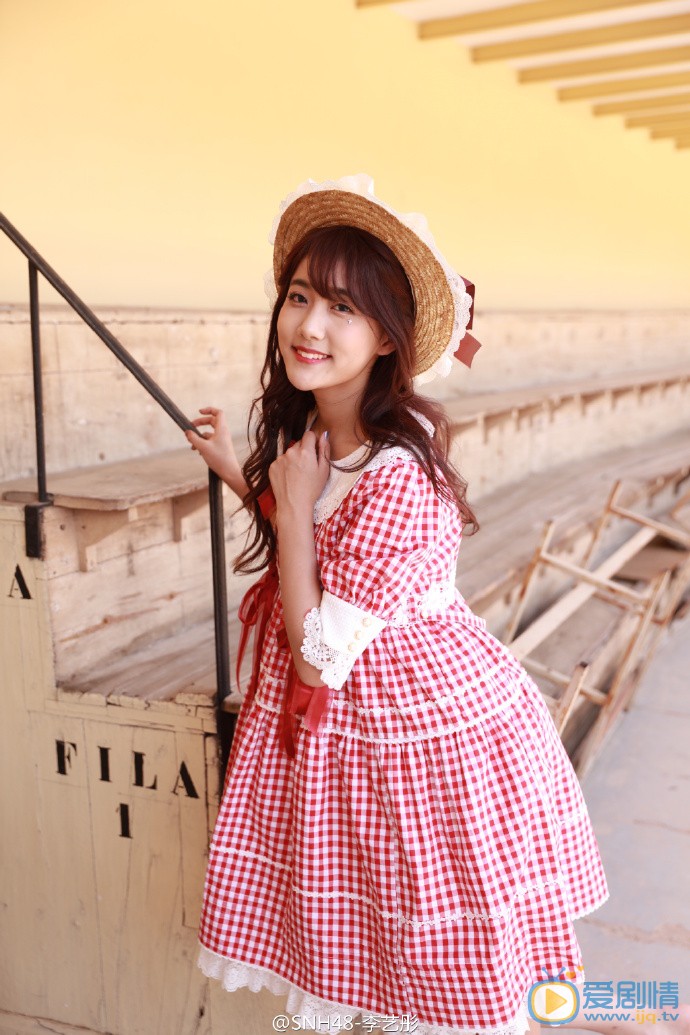 李藝彤個人資料介紹 李藝彤家庭背景