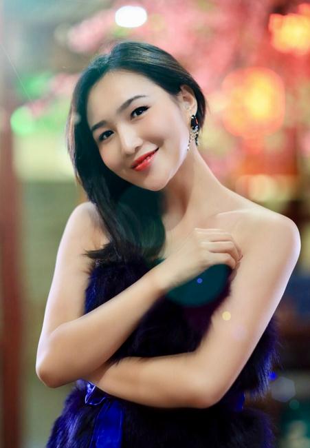 利刃出擊林彤是誰演的？林彤扮演者楊亭個人資料、寫真及生活照欣賞