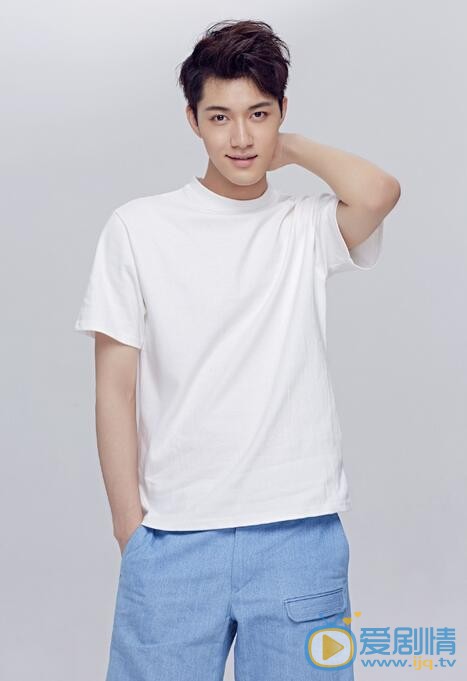 陳子由寫真 陳子由個人經歷介紹