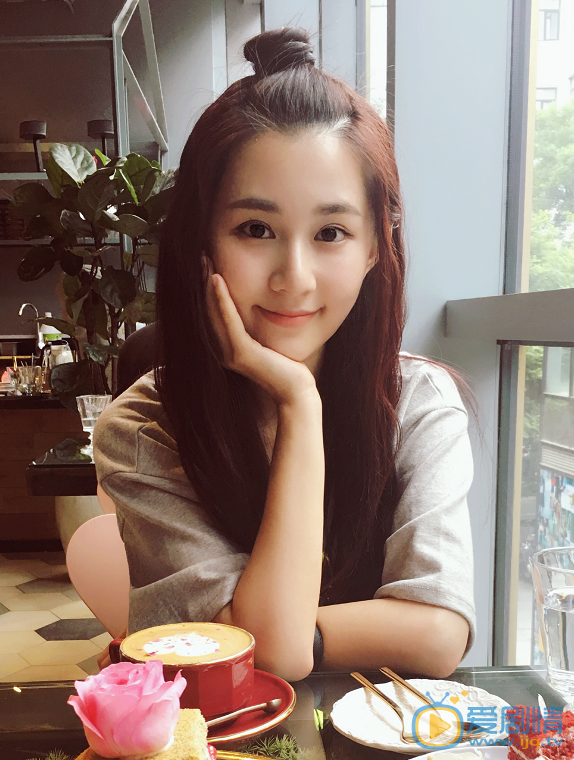  微微一笑很傾城小雨妖妖是誰演的？小雨妖妖扮演者劉穎倫個人資料及寫真生活照欣賞