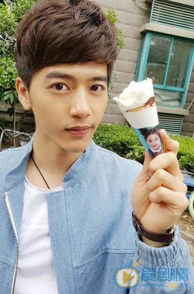 鳳囚凰花錯是誰演的？花錯扮演者李宗霖個人資料、寫真及生活照欣賞