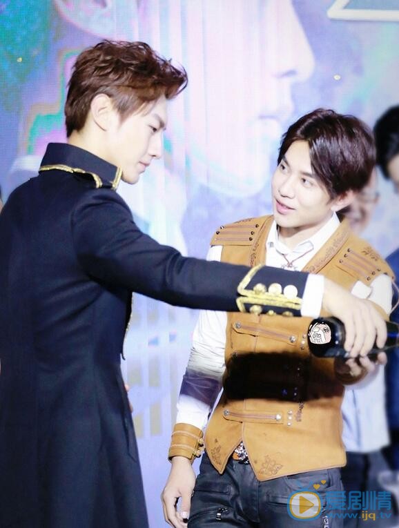 馮建宇與王青合照  馮建宇情感經歷  馮建宇個人資料