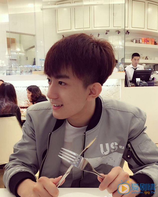 獨步天下褚英是誰演的?褚英扮演者王凱熠個人資料及生活寫真照欣賞