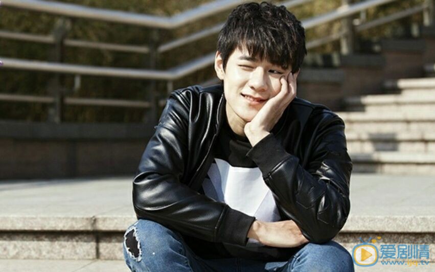 一夜新娘金逸文是由誰飾演的？他的結局怎么樣？