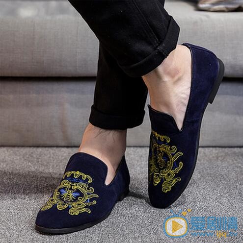  我的前半生賀涵靳東穿的小花鞋是什麼牌子？靳東穿的小花鞋多少錢？小花鞋同款介紹