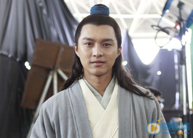 黃嘉樂個人資料 黃嘉樂演藝經歷 黃嘉樂寫真圖片