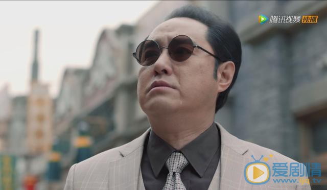 老酒館賀義堂是好人還是壞人？人物性格分析