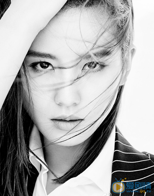 劉詩詩上演西裝殺 邪魅眼神盡顯撩妹feel