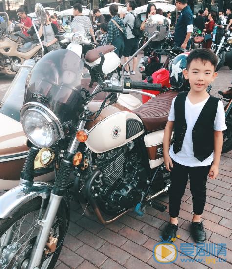 我的體育老師馬瑙是誰演的？馬瑙扮演者劉煜宸個人資料、寫真及生活照欣賞