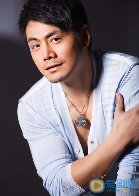 邵兵演藝經歷介紹  邵兵個人寫真照