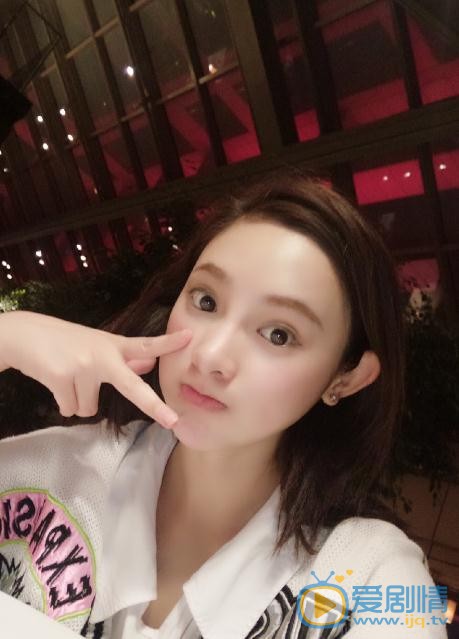 巴清傳巴七芙是誰？巴七芙扮演者彭小苒個人資料、寫真及生活照欣賞