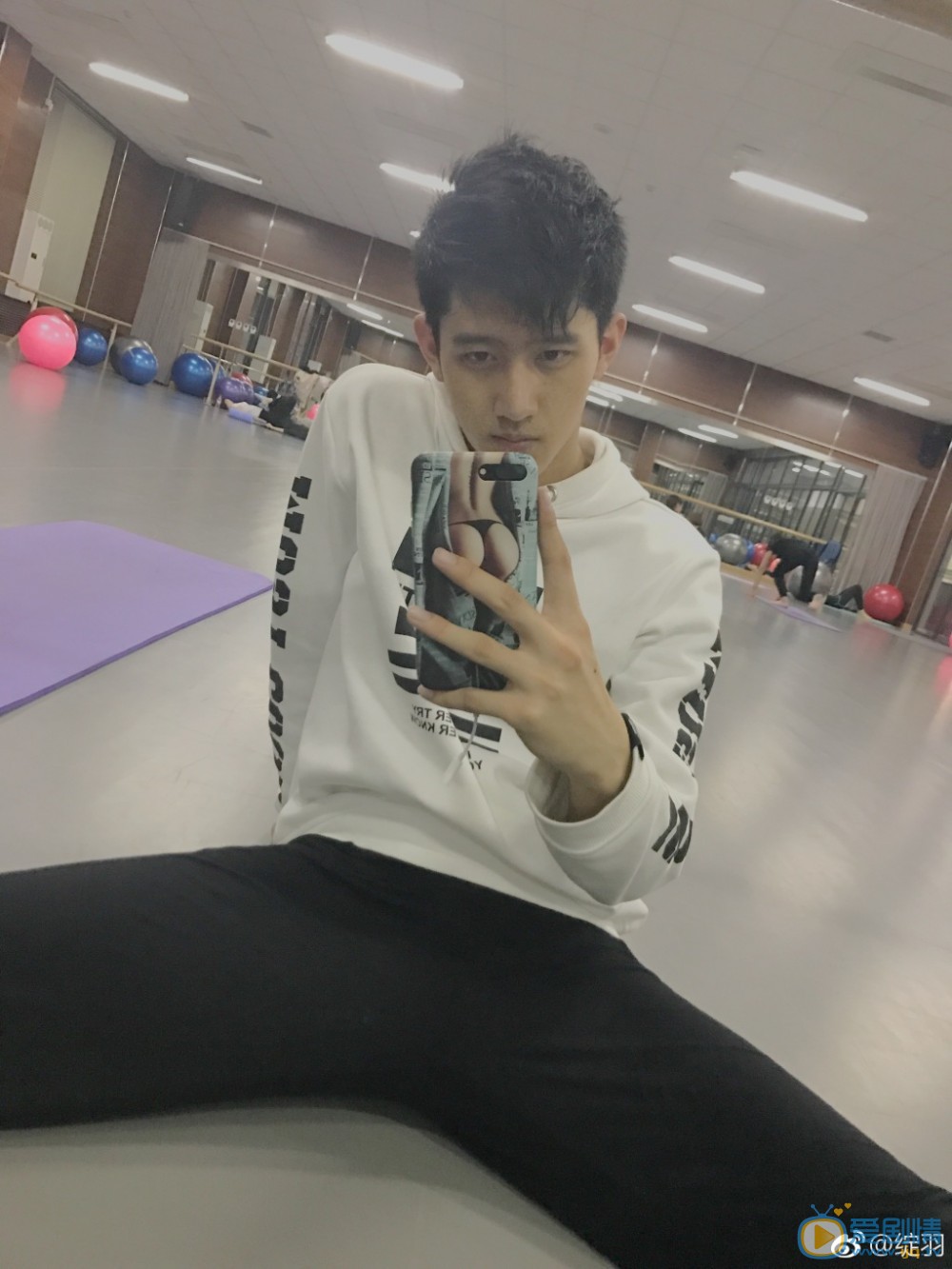 戀愛先生小程皓少年程皓是誰扮演的?小程皓少年程皓扮演者戰宇個人資料、寫真及生活照欣賞