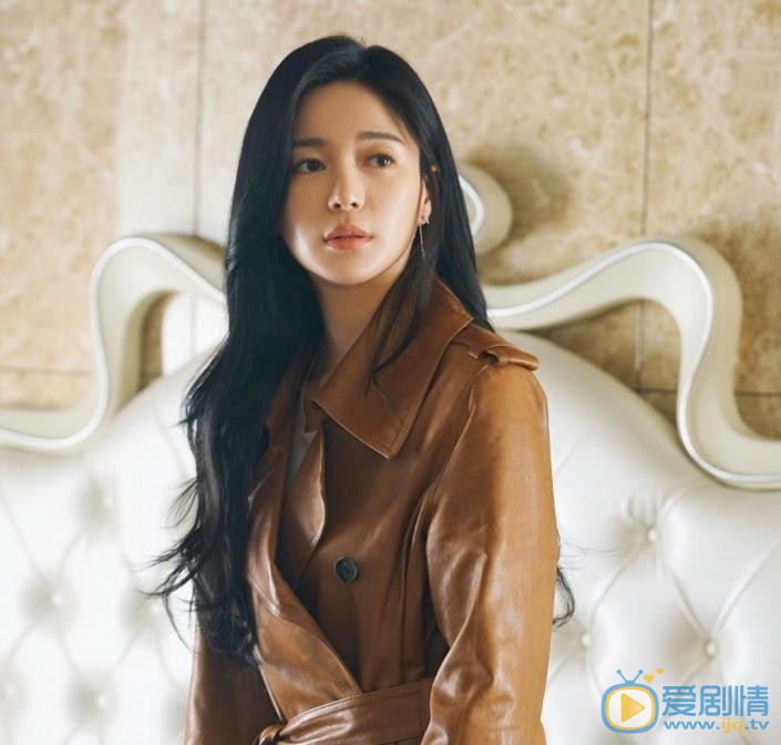 皇后的品格閔宥拉是誰演的？皇后的品格閔宥拉扮演者李伊利雅個人資料、寫真及生活照欣賞