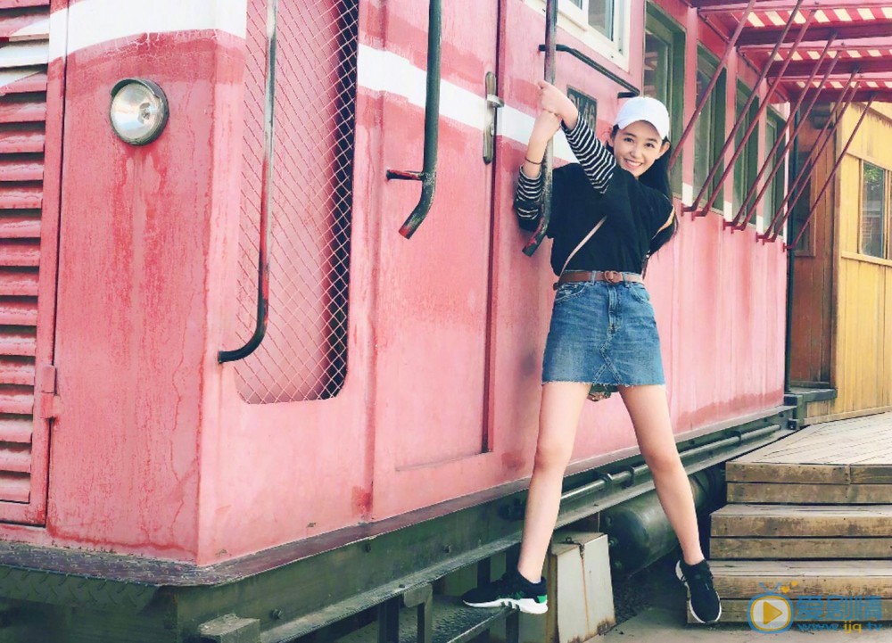 天坑鷹獵小紅果是誰演的？小紅果扮演者蔣依依個人資料、寫真及生活照欣賞