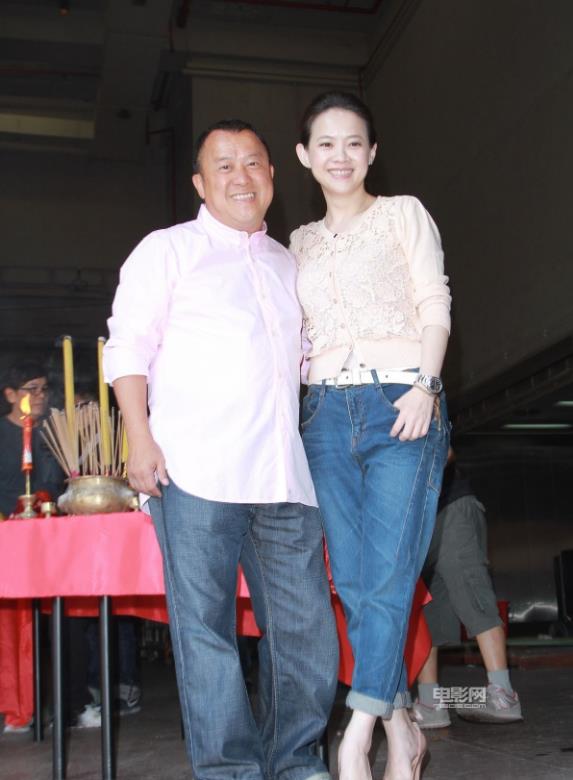 曾寶儀個人資料簡介 曾寶儀和老爸曾志偉合照