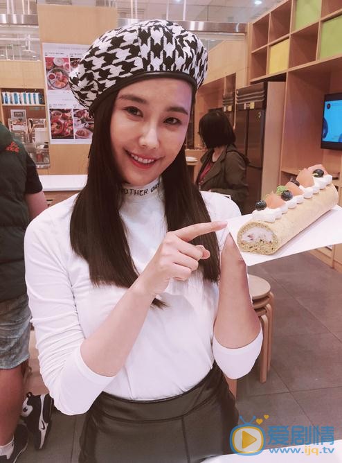 小女花不棄柳青妍是誰演的？柳青妍扮演者黃心娣個人資料、寫真及生活照欣賞