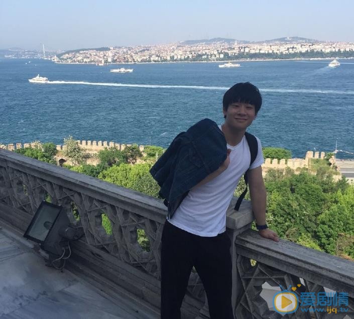 橙紅年代阿瑟是誰扮演的？阿瑟扮演著葉瀏個人資料、寫真生活照