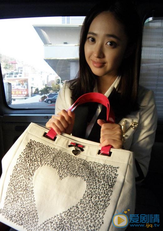 《MAN X MAN》車度荷是誰扮演的？車度荷扮演者金玟廷個人資料、生活照及寫真欣賞