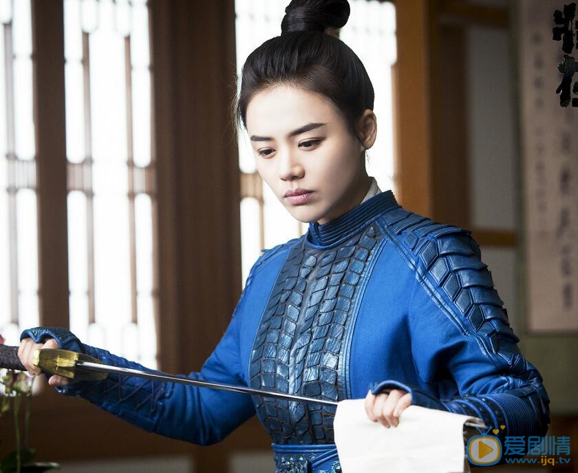 將軍在上曝光馬思純男裝造型 一身戎裝英氣十足氣場全開