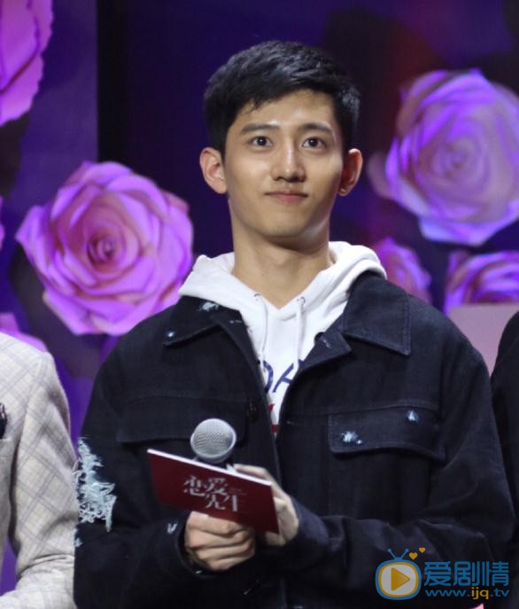 戀愛先生小程皓少年程皓是誰扮演的？小程皓少年程皓扮演者戰宇個人資料、寫真及生活照欣賞